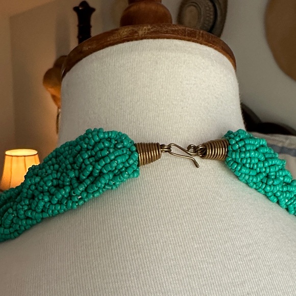 Elegant Turquoise Beaded Necklace - Picture 2 of 3
